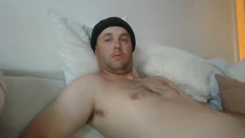 Snapshot of dustyroy09 chatting on 03-25-26, 09:32 dustyroy09 online show from 03-25-26, 09:32