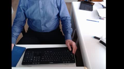 Snapshot of dutchpornking2 chatting on 11-24-25, 08:03 dutchpornking2 online show from 11-24-25, 08:03