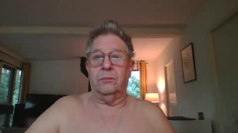 Snapshot of dutchsmooth chatting on 12-03-24, 07:32 dutchsmooth online show from 12-03-24, 07:32