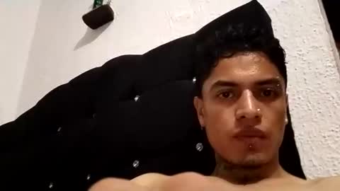 Snapshot of duvanarleyy chatting on 09-25-25, 01:20 duvanarleyy online show from 09-25-25, 01:20