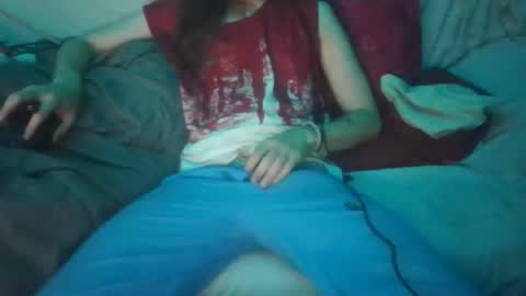 Snapshot of dv3nd3 chatting on 05-24-26, 11:43 dv3nd3 online show from 05-24-26, 11:43