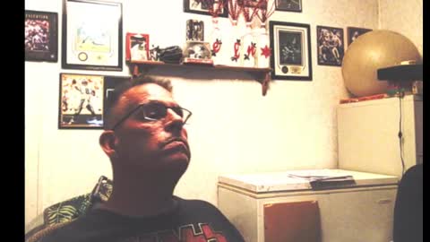 Snapshot of dwinmontana chatting on 09-11-25, 04:01 dwinmontana online show from 09-11-25, 04:01