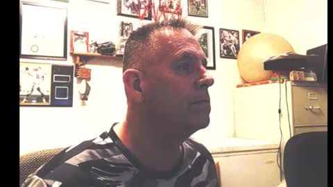 Snapshot of dwinmontana chatting on 02-01-26, 06:23 dwinmontana online show from 02-01-26, 06:23