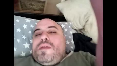 Snapshot of dwizziz chatting on 05-15-26, 08:54 Ivan online show from 05-15-26, 08:54