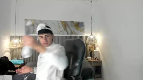 Snapshot of dyla_n18_ chatting on 05-03-26, 06:58 dyla_n18_ online show from 05-03-26, 06:58