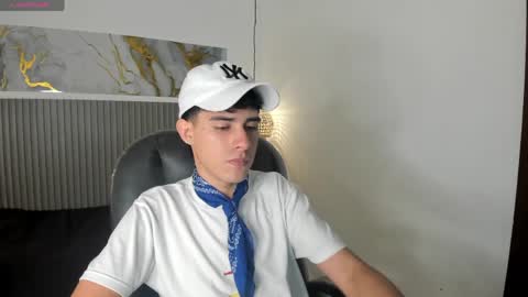 Snapshot of dyla_n18_ chatting on 05-14-26, 08:04 dyla_n18_ online show from 05-14-26, 08:04