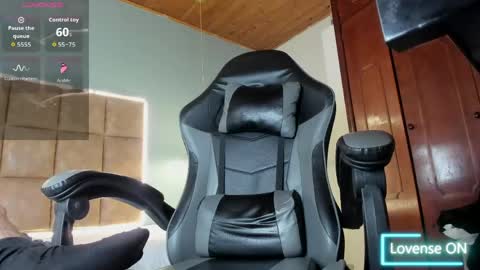 Snapshot of dyla_n18_ chatting on 05-27-26, 09:34 dyla_n18_ online show from 05-27-26, 09:34