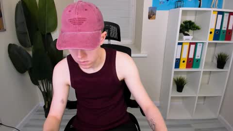 Snapshot of dylan_norton chatting on 02-10-26, 01:48 Dylan online show from 02-10-26, 01:48