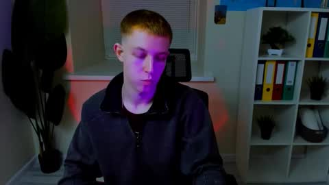 Snapshot of dylan_norton chatting on 02-20-26, 10:27 Dylan online show from 02-20-26, 10:27