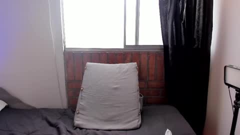 Snapshot of dylan_walton chatting on 09-17-25, 01:13 Dylan online show from 09-17-25, 01:13