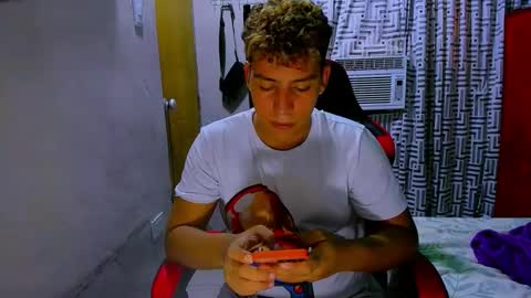 Snapshot of dylan_yvt chatting on 01-15-25, 03:50 yohe online show from 01-15-25, 03:50