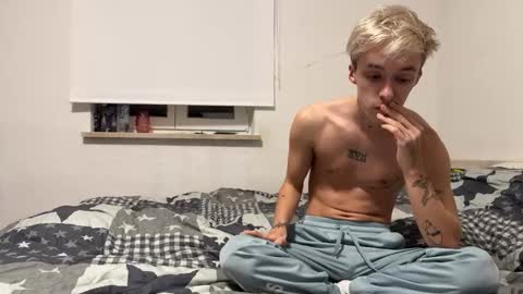 Snapshot of dylanandollie chatting on 01-18-25, 10:28 Dylan and Ollie online show from 01-18-25, 10:28