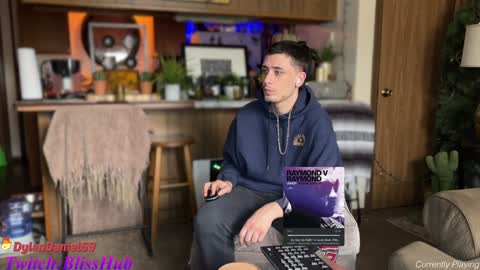 Dylan Daniel 7.8 online show from 12-28-24, 08:25