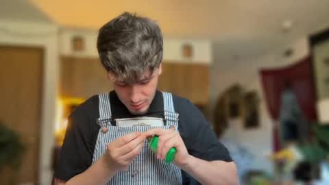 Dylan Daniel 7.8 online show from 09-11-25, 06:19