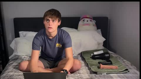 Snapshot of dylanfruits chatting on 10-29-25, 03:47 dylanfruits online show from 10-29-25, 03:47