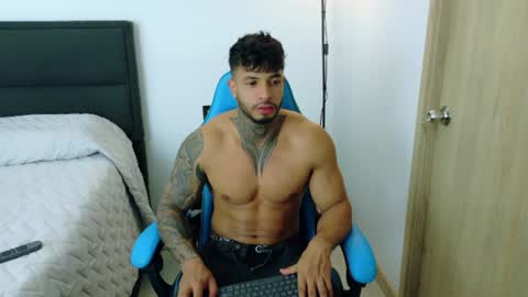 Snapshot of dylanrivera_ chatting on 08-05-26, 12:46 Dylan Rivera online show from 08-05-26, 12:46