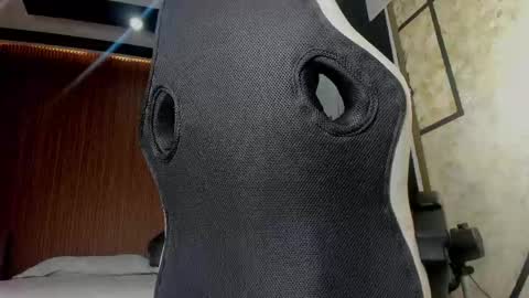 dylanroyce_ online show from 04-17-26, 12:19