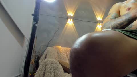 Snapshot of dylanstonne1 chatting on 12-26-24, 12:25 D Y L A N online show from 12-26-24, 12:25