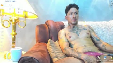 Snapshot of dylanstonne1 chatting on 01-10-25, 01:41 D Y L A N online show from 01-10-25, 01:41