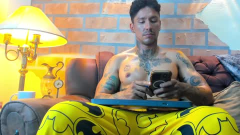 Snapshot of dylanstonne1 chatting on 02-06-25, 02:11 D Y L A N online show from 02-06-25, 02:11