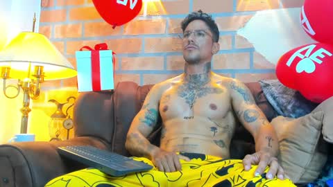 Snapshot of dylanstonne1 chatting on 02-06-25, 04:25 D Y L A N online show from 02-06-25, 04:25