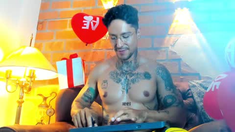 Snapshot of dylanstonne1 chatting on 02-06-25, 10:21 D Y L A N online show from 02-06-25, 10:21