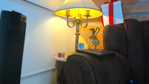 Snapshot of dylanstonne1 chatting on 02-09-25, 03:53 D Y L A N online show from 02-09-25, 03:53