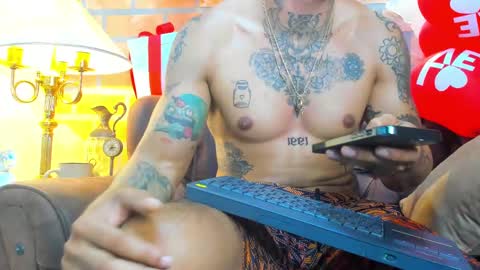 Snapshot of dylanstonne1 chatting on 02-09-25, 01:14 D Y L A N online show from 02-09-25, 01:14