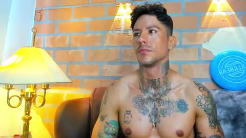 Snapshot of dylanstonne1 chatting on 02-20-25, 02:57 D Y L A N online show from 02-20-25, 02:57