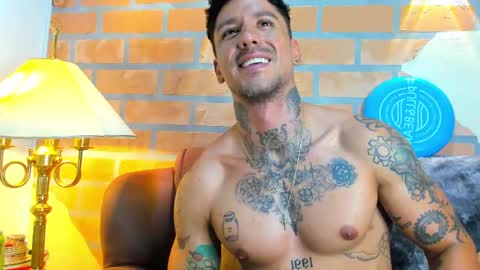 Snapshot of dylanstonne1 chatting on 02-22-25, 08:42 D Y L A N online show from 02-22-25, 08:42