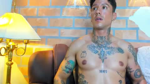 Snapshot of dylanstonne1 chatting on 03-02-25, 12:53 D Y L A N online show from 03-02-25, 12:53