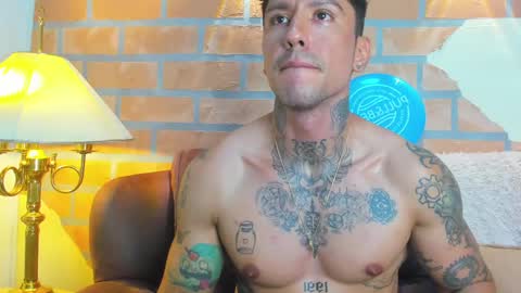 Snapshot of dylanstonne1 chatting on 03-04-25, 10:49 D Y L A N online show from 03-04-25, 10:49