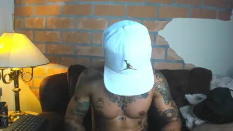 Snapshot of dylanstonne1 chatting on 03-09-25, 01:35 D Y L A N online show from 03-09-25, 01:35