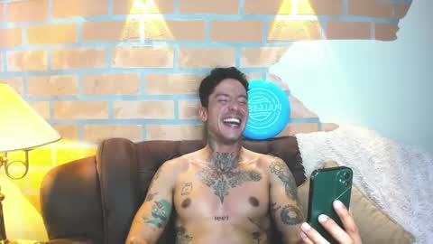 Snapshot of dylanstonne1 chatting on 03-09-25, 04:55 D Y L A N online show from 03-09-25, 04:55