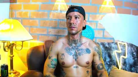 Snapshot of dylanstonne1 chatting on 03-12-25, 10:50 D Y L A N online show from 03-12-25, 10:50