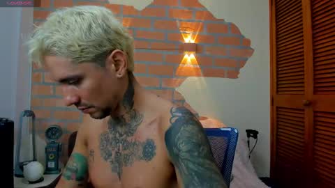 Snapshot of dylanstonne1 chatting on 09-20-25, 09:49 D Y L A N online show from 09-20-25, 09:49