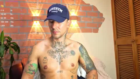 Snapshot of dylanstonne1 chatting on 09-25-25, 08:56 D Y L A N online show from 09-25-25, 08:56