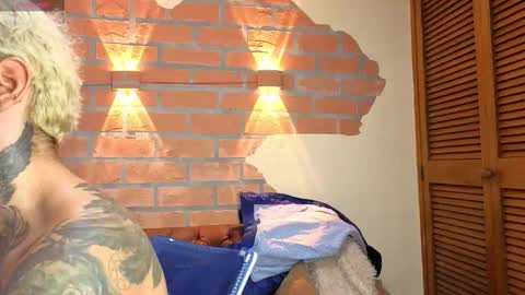 Snapshot of dylanstonne1 chatting on 09-28-25, 08:47 D Y L A N online show from 09-28-25, 08:47