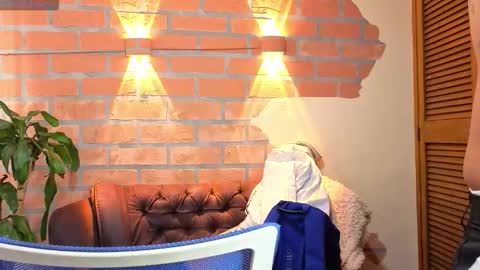 Snapshot of dylanstonne1 chatting on 10-12-25, 08:30 D Y L A N online show from 10-12-25, 08:30