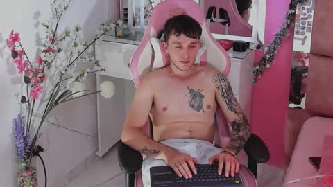 Snapshot of dylanwhite23 chatting on 12-18-25, 03:12 ---DYLAN--- online show from 12-18-25, 03:12