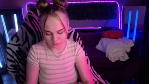 Dyna online show from 11-10-25, 01:48