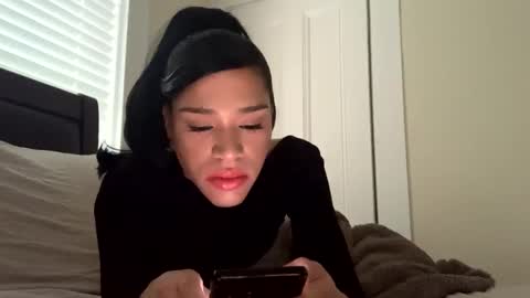 Snapshot of dynasty313 chatting on 02-15-25, 08:33 Dynasty online show from 02-15-25, 08:33