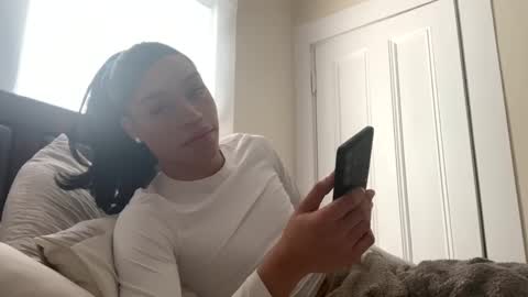 Snapshot of dynasty313 chatting on 02-28-25, 06:20 Dynasty online show from 02-28-25, 06:20