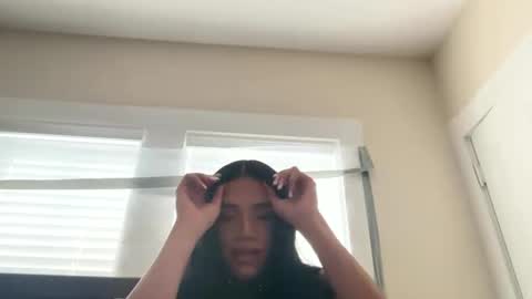 Snapshot of dynasty313 chatting on 10-31-25, 03:24 Dynasty online show from 10-31-25, 03:24