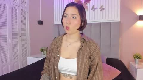 Snapshot of dyvis_22 chatting on 12-21-24, 11:22 Juana online show from 12-21-24, 11:22
