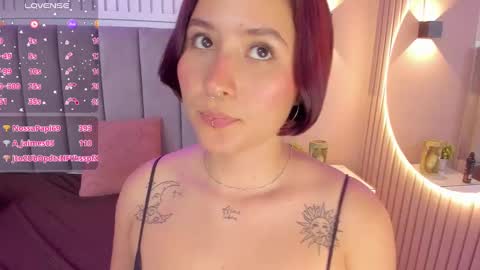 Snapshot of dyvis_22 chatting on 12-22-24, 05:42 Juana online show from 12-22-24, 05:42
