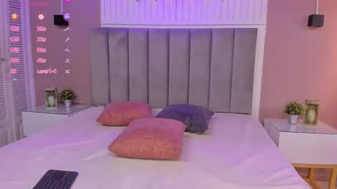 Snapshot of dyvis_22 chatting on 09-14-25, 07:35 Juana online show from 09-14-25, 07:35
