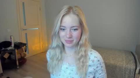 Snapshot of e___lisa chatting on 06-05-26, 04:08 fansly - yourbestbaby online show from 06-05-26, 04:08