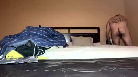 Snapshot of earl3232 chatting on 03-20-26, 02:22 earl3232 online show from 03-20-26, 02:22