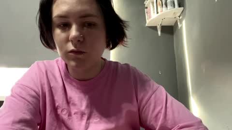 Snapshot of earthascritchfield chatting on 04-12-26, 01:49 Rina online show from 04-12-26, 01:49